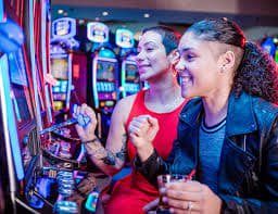 Antarmuka permainan slot CQ9 di cumibet dengan gulungan, garis pembayaran, dan kontrol taruhan